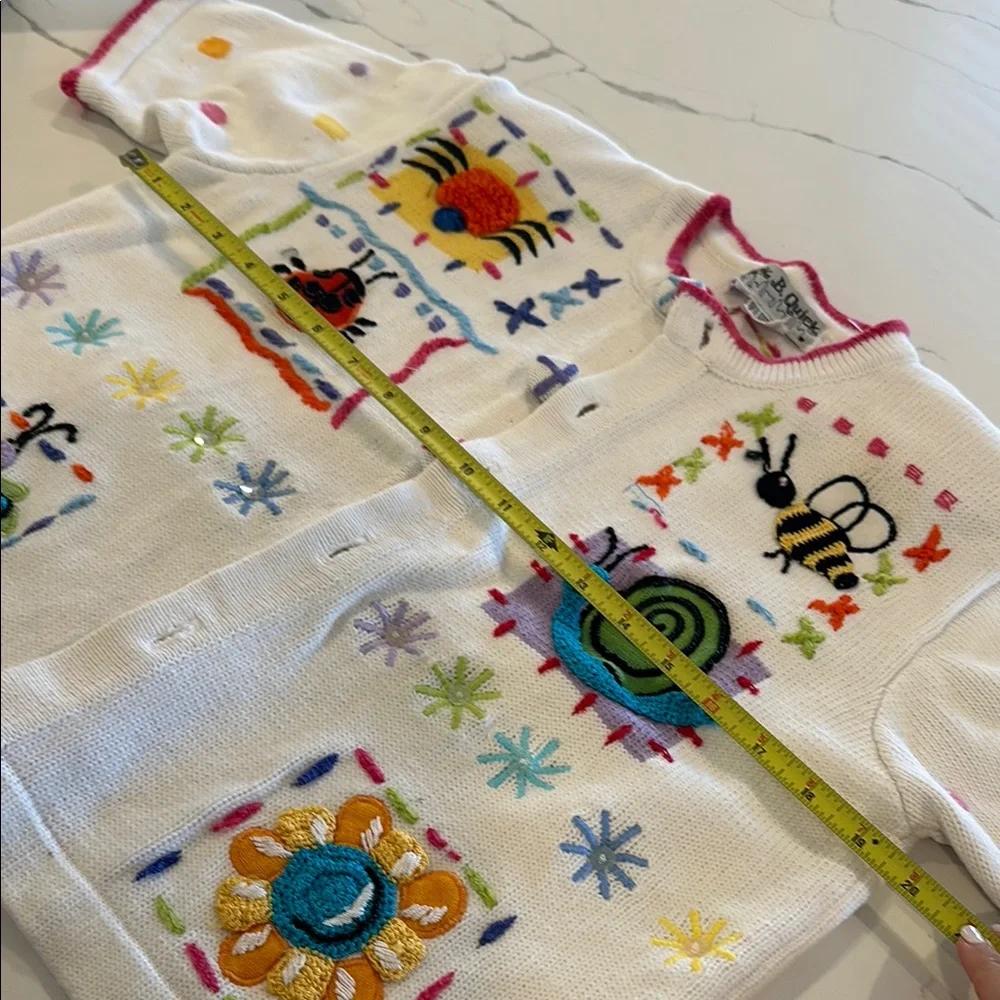 Vintage White Short Sleeve Cardigan Sweater Colorful Insects 🐞 🐌 🦋 🐝 🕷️ 🌻 - Picture 13 of 16